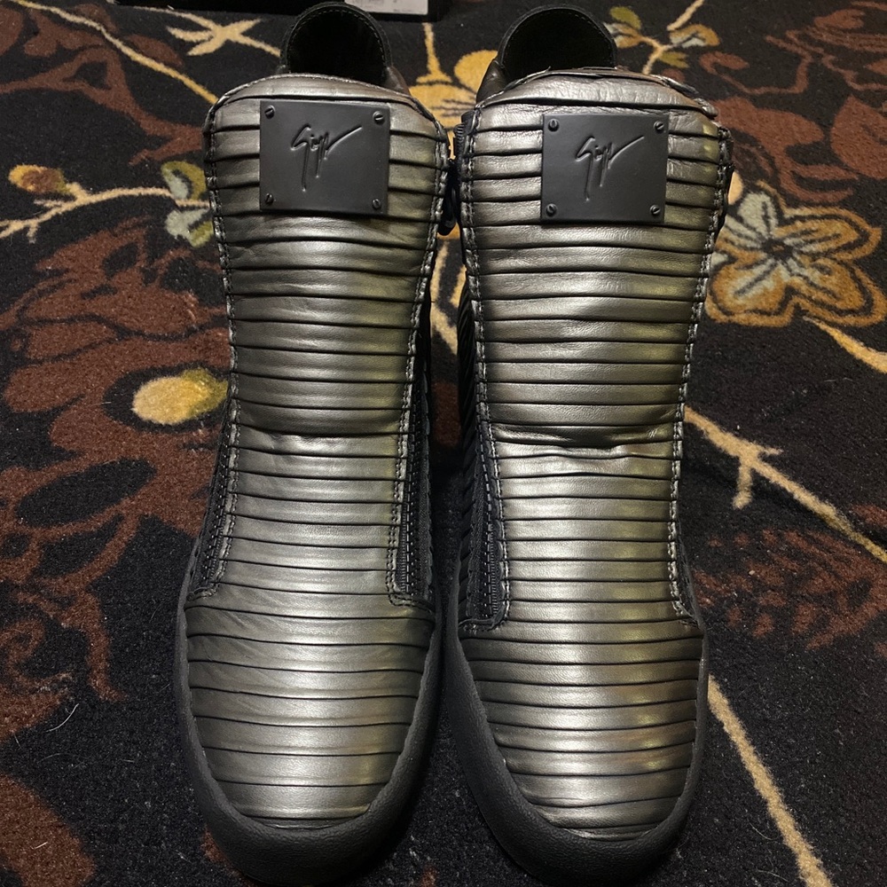 Giuseppe Zanotti Anthracite Alien vs Predators 😈